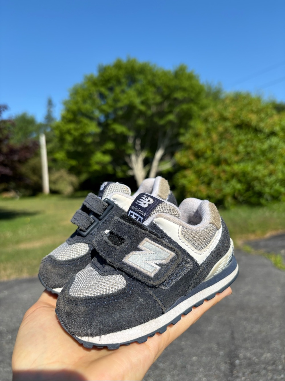 New Balance Toddler/Nursery Gray Athletic Sneakers - Velcro baby